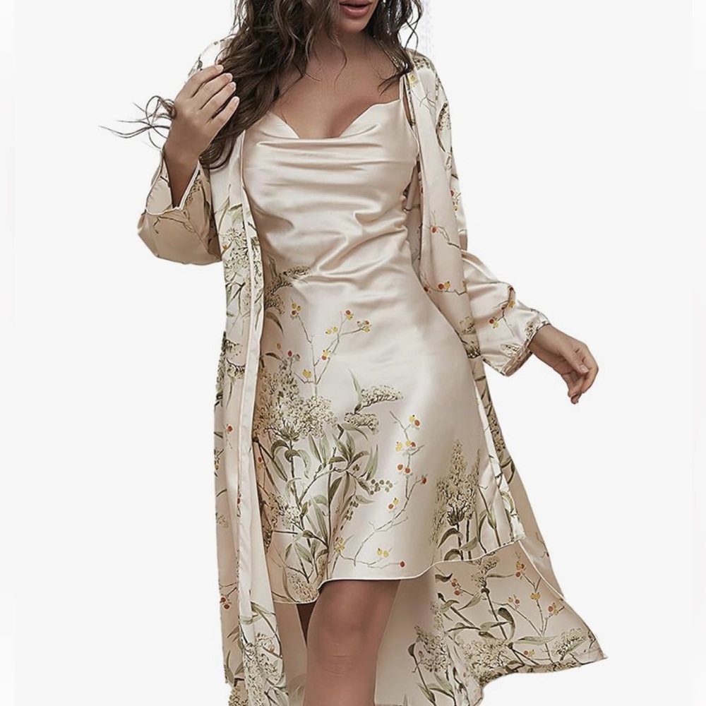 2 Piece Luxuriously soft silky like nightgown and robe